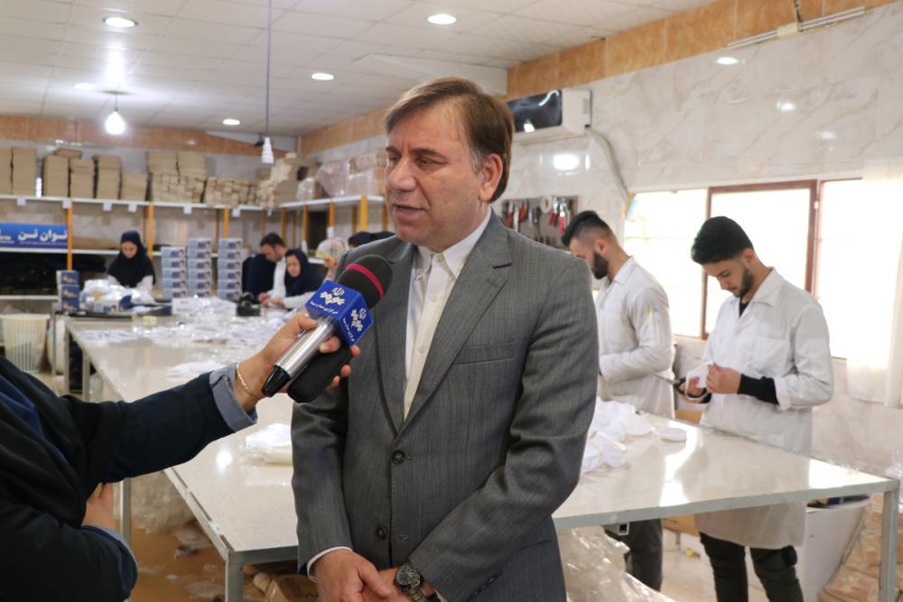 استاندار گیلان در جریان بازدید از خط تولید ماسک خبر داد:   افزایش میزان تولید ماسک و عرضه به بازار در گیلان ، جوابگوی بیماران و کادر درمانی است