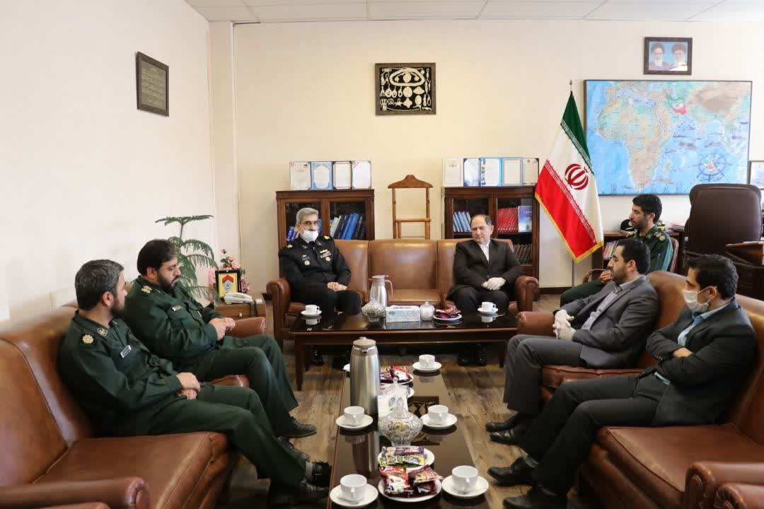 فرماندار رشت با تجلیل از همکاری ستودنی نیروی دریایی ارتش با ستاد مقابله با کرونا: عملکرد بیمارستان ولیعصر(عج) نداجا در درمان بیماران کرونایی بسیار موثر و رضایتبخش بود