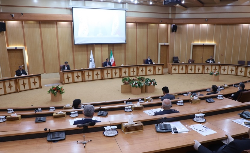استاندار گیلان در جلسه کمیسیون نظارت بر مبارزه با قاچاق کالا و ارز تأکید کرد:تشویق مردم به خرید کالاهای کیفی ایرانی گامی برای تحقق جهش تولید