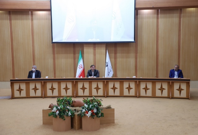 استاندار گیلان در جلسه ستاد مدیریت کرونا مطرح کرد: اولویت پرداخت تسهیلات به بخش های گردشگری، اصناف واحدهای خدماتی و تولیدی است