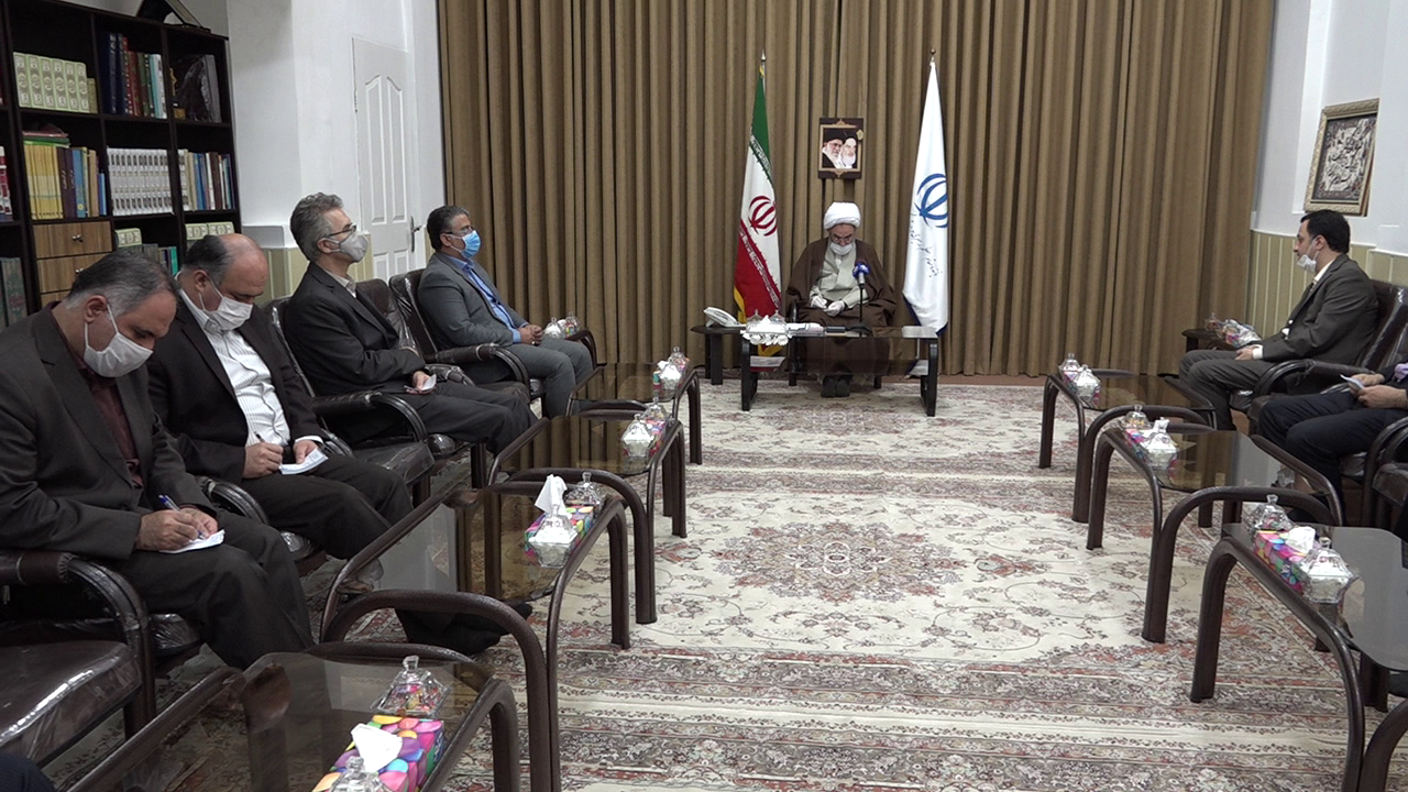دیدار مسئولان شرکت توزیع برق با آیت الله فلاحتی