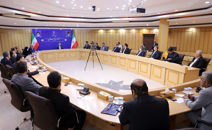 استاندار گیلان در جمع فرمانداران سراسر استان تاکید کرد:  انتصاب مدیران شهرستانی بدون هماهنگی با فرمانداران ، تخلف است/ سفر مدیران کل دستگاه های اجرایی به شهرستان ها با اطلاع قبلی به فرمانداران، انجام پذیرد