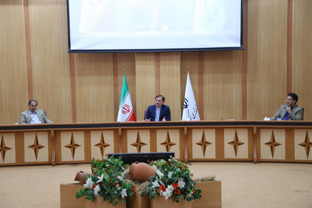 استاندار گیلان در کارگروه سرمایه گذاری شورای برنامه ریزی استان عنوان داشت:  چراغ هیچیک از واحدهای تولیدی ، نباید خاموش و کارگری بیکار گردد