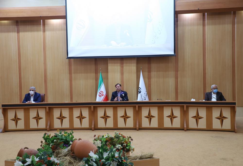 استاندار گیلان :   سازگاری با کرونا از طریق ابرازهای مختلف رسانه ای آموزش داده شود/ اقناع افکار عمومی در اهمیت رعایت توصیه های بهداشتی، استمرار یابد