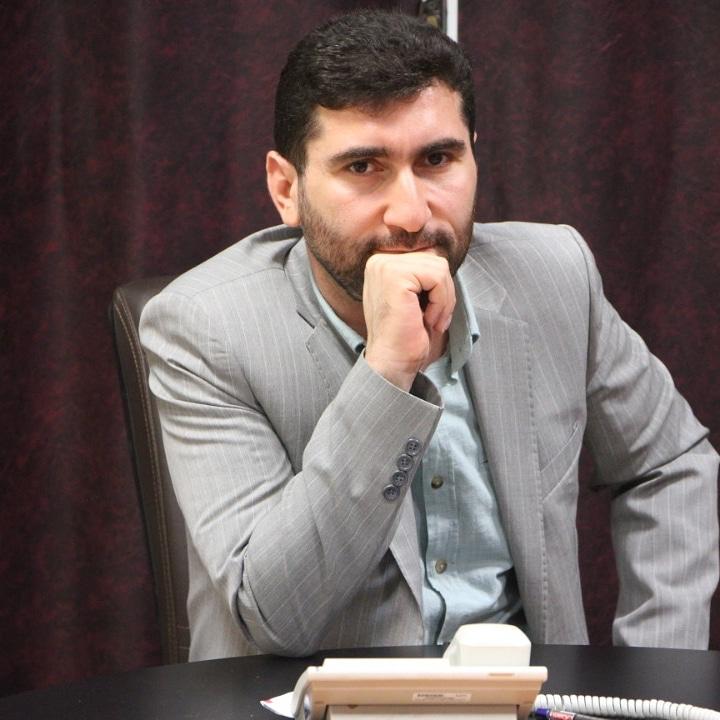 چه کسی باید برای حمایت از سرمایه گذاران حوزه های گردشگری و صنایع دستی قدم بردارد?