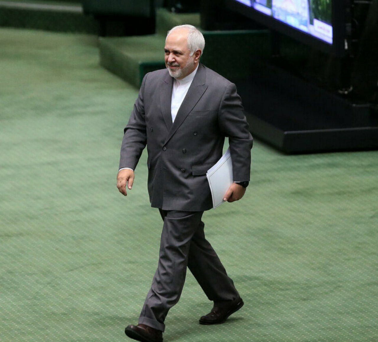 پشت صحنه توهین‌به ظریف در مجلس چه کسانی بودند؟