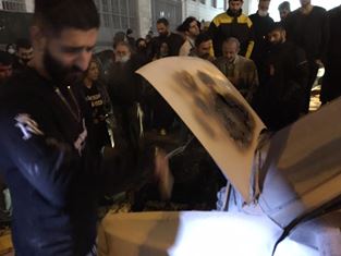 آتش‌سوزی پراید در یکی از خیابان‌های پرتردد رشت