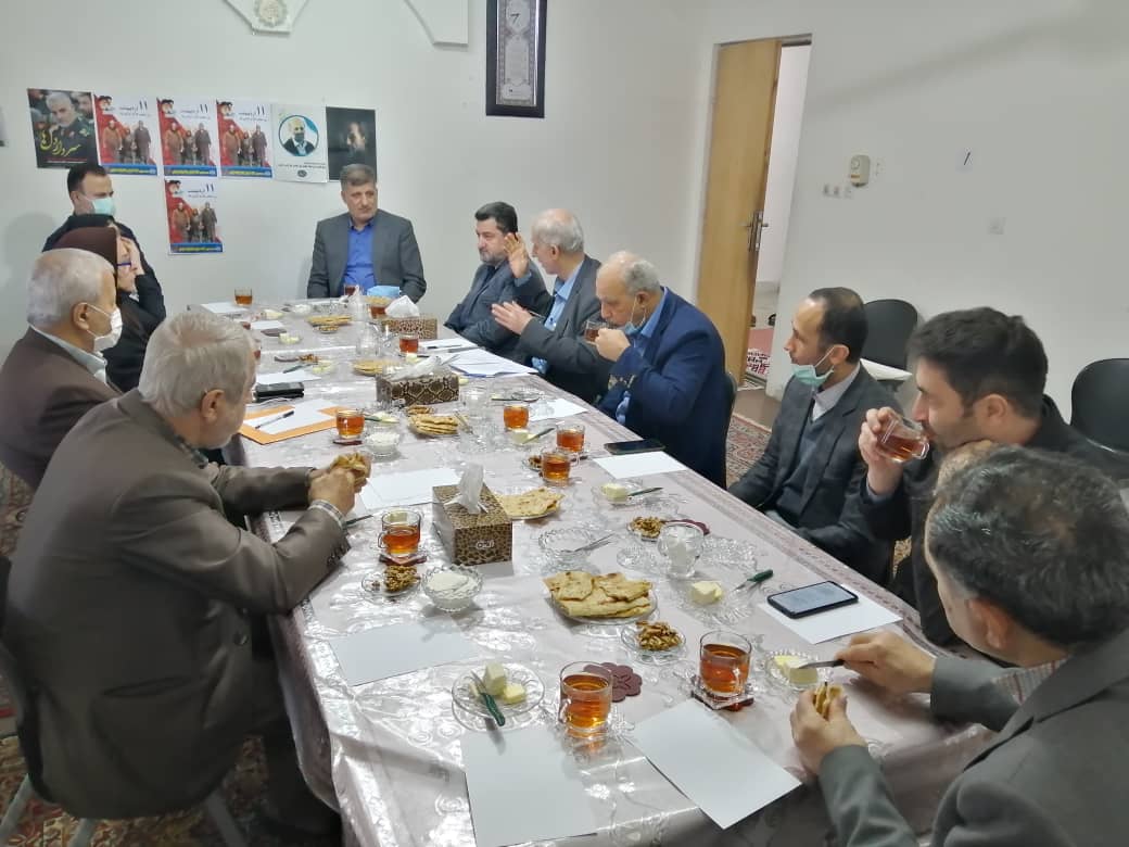 نشست هم اندیشی روسای تشکل های صنفی کارگری با ریاست مجمع نمایندگان استان گیلان برگزار شد 