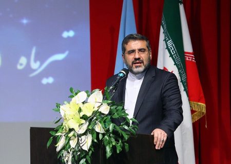 دشمن می‌خواهد القا کند که در مورد حجاب بین مردم و حاکمیت درگیری وجود دارد