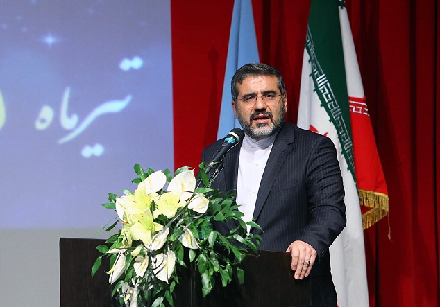 دشمن می‌خواهد القا کند که در مورد حجاب بین مردم و حاکمیت درگیری وجود دارد