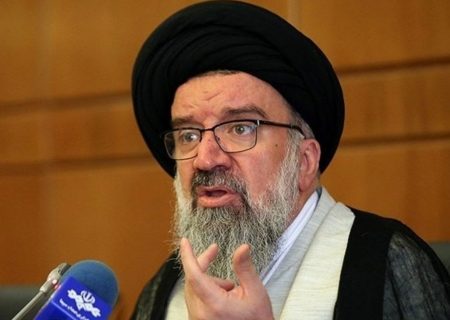 برخی با ایجاد شبهه، می‌گویند امامان جمعه مسئله بی‌حجابی را مطرح می‌کنند تا گرانی‌ها را بپوشانند؛ این دروغ است