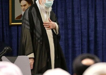تفاوت گفتار و رفتار امام جمعه مستمع را سر لج می‌آورد