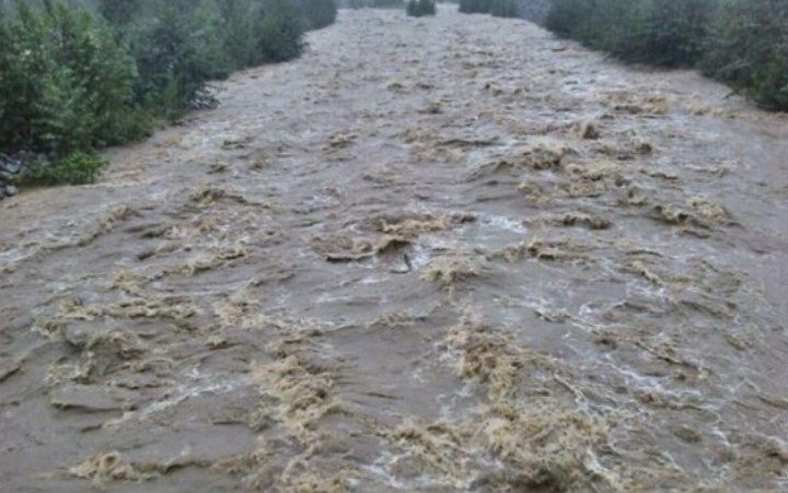 پرهیز از نزدیک شدن به حریم رودخانه ها و تاسیسات آبی استان