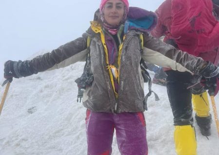 صعود بانوی گیلانی به قله آرارات ترکیه