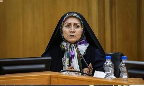 اقدامات سلبی سال ۹۶ از مشهد شروع شد/ احتمال تورم سه رقمی برای کشور نگران‌ کننده است/ برخی خانم‌ها بعد از پایان کار اداری چادر خود را جمع می‌کنند
