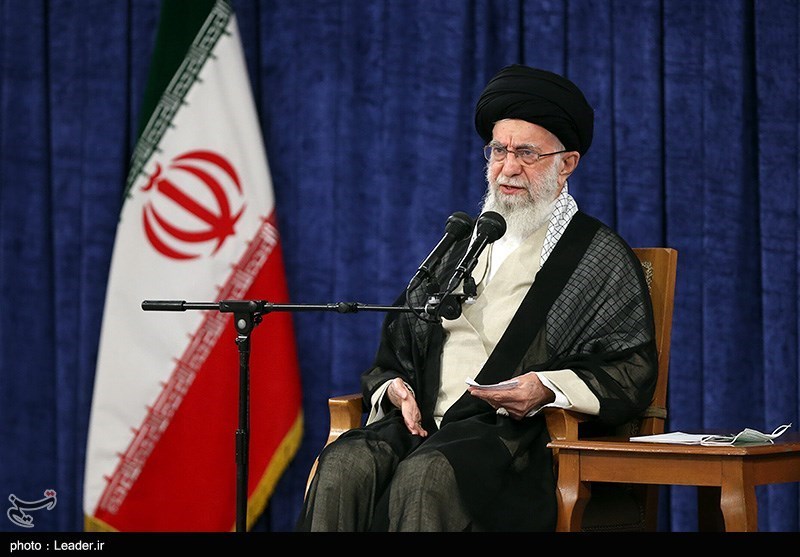 با افراد همسو با دشمن برخورد امنیتی قضایی و با افراد هیجان‌زده کار فرهنگی شود/ حوادث جزئی حواس مسئولان را از سازندگی پرت نکند