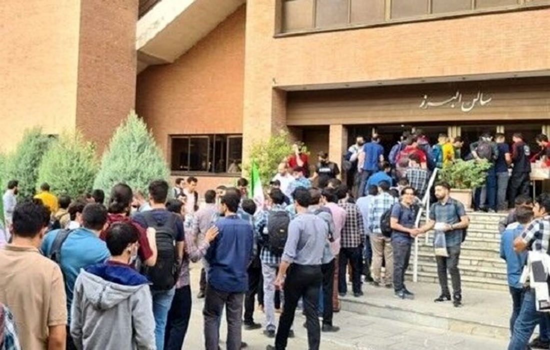 دانشگاه شریف دانشجویان معترض را ممنوع‌الورود کرد