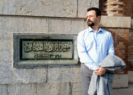 مواجهه با امر تاریخی، چرا و چگونه؟! /تذکری بر خطر قدسی سازی روایت ها