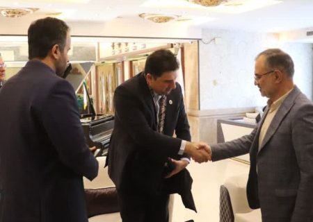 دکتر دهقان سفیر انجمن خوراک جهان در ایران به منظور حضور در نمایشگاه کافه، رستوران و صنایع وابسته وارد رشت شد