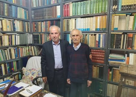 نماینده رشت در مجلس به دیدار معلم بازنشسته خود رفت