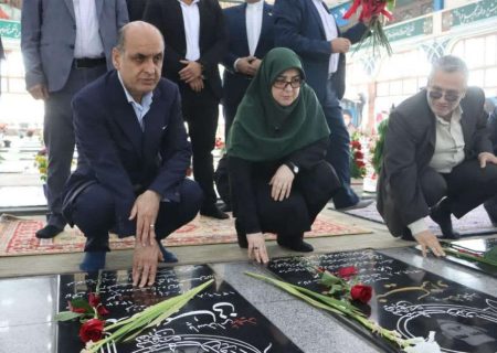 آغاز سفر سخنگوی دولت به گیلان با حضور در گلزار شهدای رشت