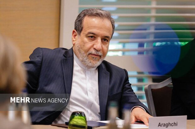 از حق مشروع‌ برای دفاع در برابر تجاوز اسرائیل استفاده می‌کنیم