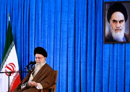 چه‌کاره‌اید که دخالت می‌کنید ایران غنی‌سازی داشته باشد یا نداشته باشد؟/ در قضیه هسته‌ای طرح آمریکا صد در صد ضد «ما می‌توانیم» است