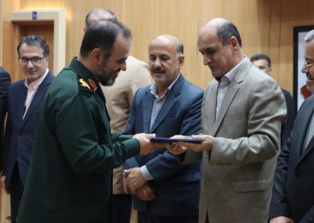 استاندار از فرمانده و معاونین سپاه قدس گیلان تجلیل کرد