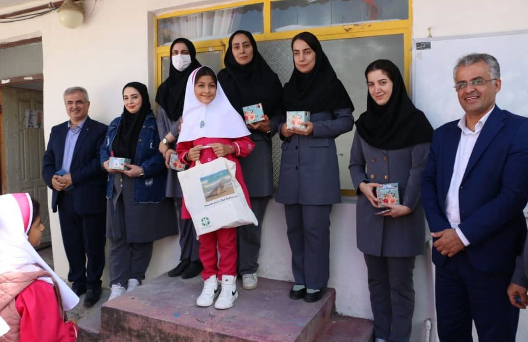 از هلما نصیری کودک طبیعتدوست زیباکنار، تقدیر شد؛ ۶۴ دانشآموز «ستارگان آینده» سفیران فوک خزری شدند