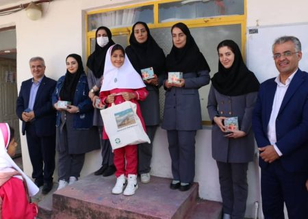 از هلما نصیری کودک طبیعت‌دوست زیباکنار، تقدیر شد؛ ۶۴ دانش‌آموز «ستارگان آینده» سفیران فوک خزری شدند