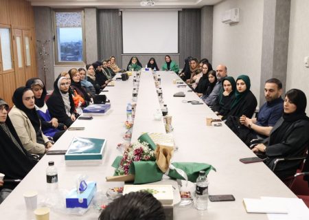 نشست نقد مجموعه رباعی تساوی برگزار شد