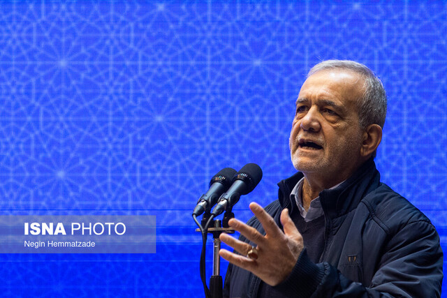 آنچه در جامعه رخ میدهد با حرف شسته نمیشود