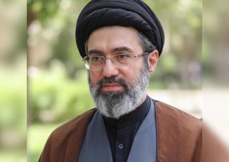 پیام رهبر انقلاب اسلامی به مناسبت روز کارگر و روز معلم