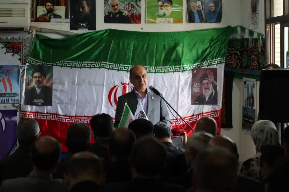 مسائل مربوط به بیمه کارگران ساختمانی و درمان تامین اجتماعی باید به طور ویژه دنبال شود