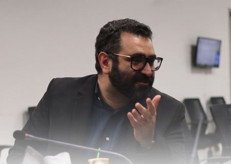 دولت در مدیریت جنگ و تأمین معیشت مردم عملکرد قابل قبولی داشت / باید از ظرفیت جوانان شایسته در مدیریت کشور بیشتر استفاده شود