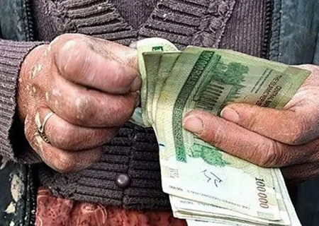 در طول ۱۵ سال با چهار کارفرما کار کردیم/ نمی‌توانیم بازنشستگی پیش از موعد بگیریم