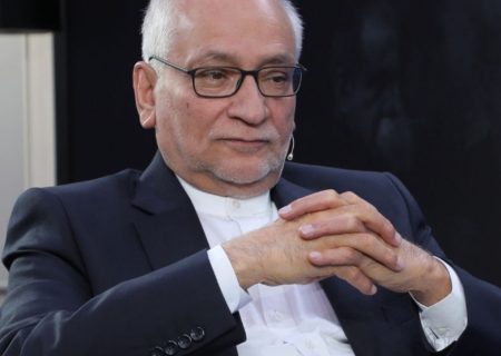 مسیر سربلندی ایران از اقتدار همراه با عقلانیت، دیپلماسی همراه با منافع ملی و توسعه همراه با امنیت میگذرد