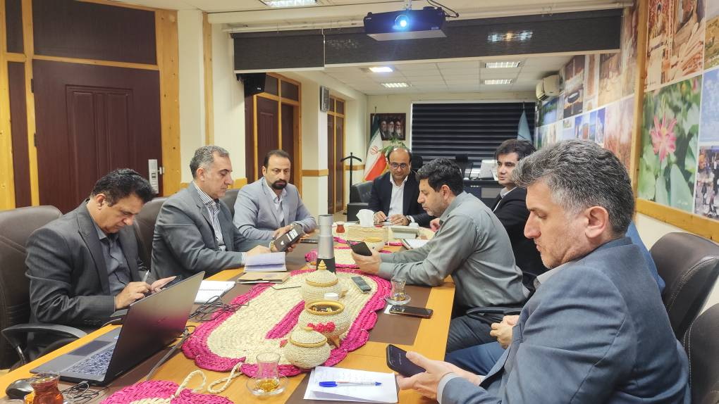 در نشست مشترک مدیرکل میراث فرهنگی، گردشگری و صنایع‌دستی گیلان با مدیرعامل و اعضای هیأت‌مدیره شرکت توسعه گردشگری گیلان، راهکارهای برگزاری هرچه بهتر پنل تخصصی گردشگری در همایش هفته سرمایه‌گذاری گیلان بررسی شد