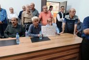 تجمع سهامداران کارگری کارخانه ایران پوپلین در اعتراض به عدم پرداخت سود سهام
